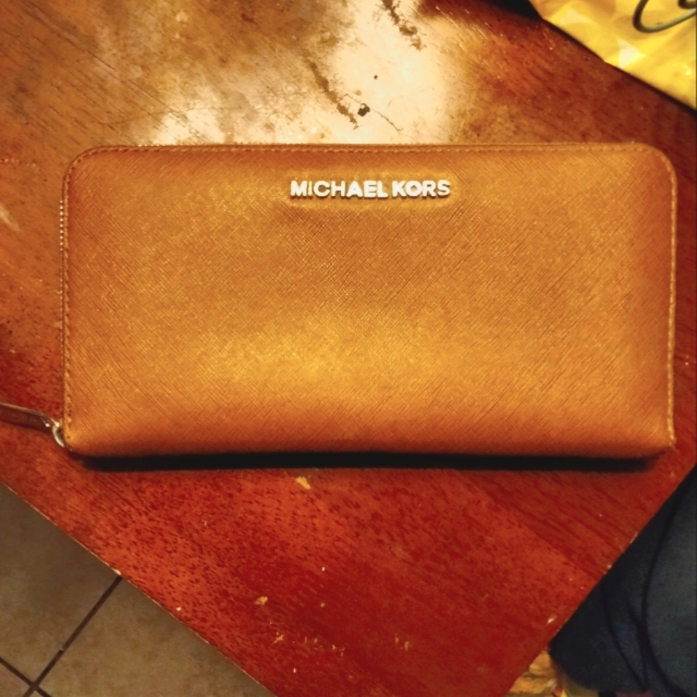 Michael kors women wallet